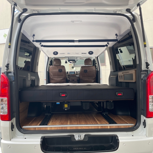 加工なし！200系ハイエースSGL 廉価版 車内キャリアボードラック